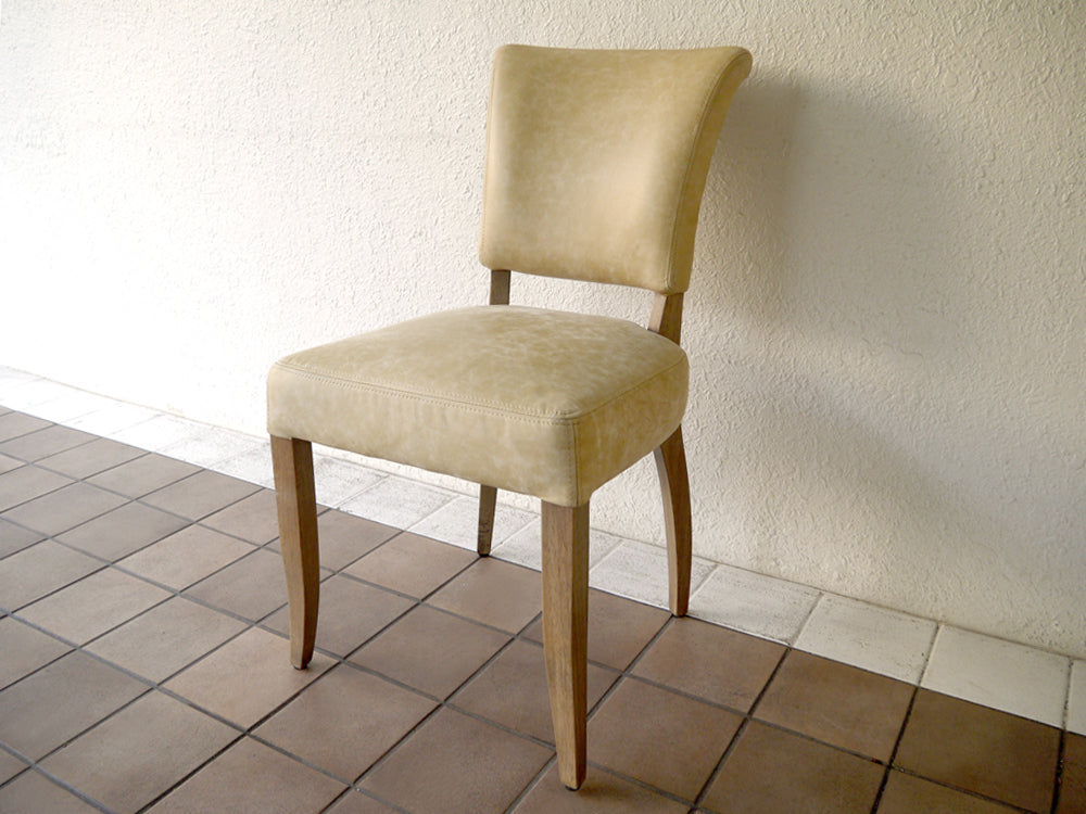 ハロ HALO ミミチェア MIMI CHAIR ダイニングチェア スタッズ 鋲付き ウェザードオーク × ティノシーキャメル ヴィンテージビアンコ 牛革 アスプルンド ASPLUND 取扱 英国 チェスターフィールドスタイル UK ブリティッシュ 中古品 買い取りしました。