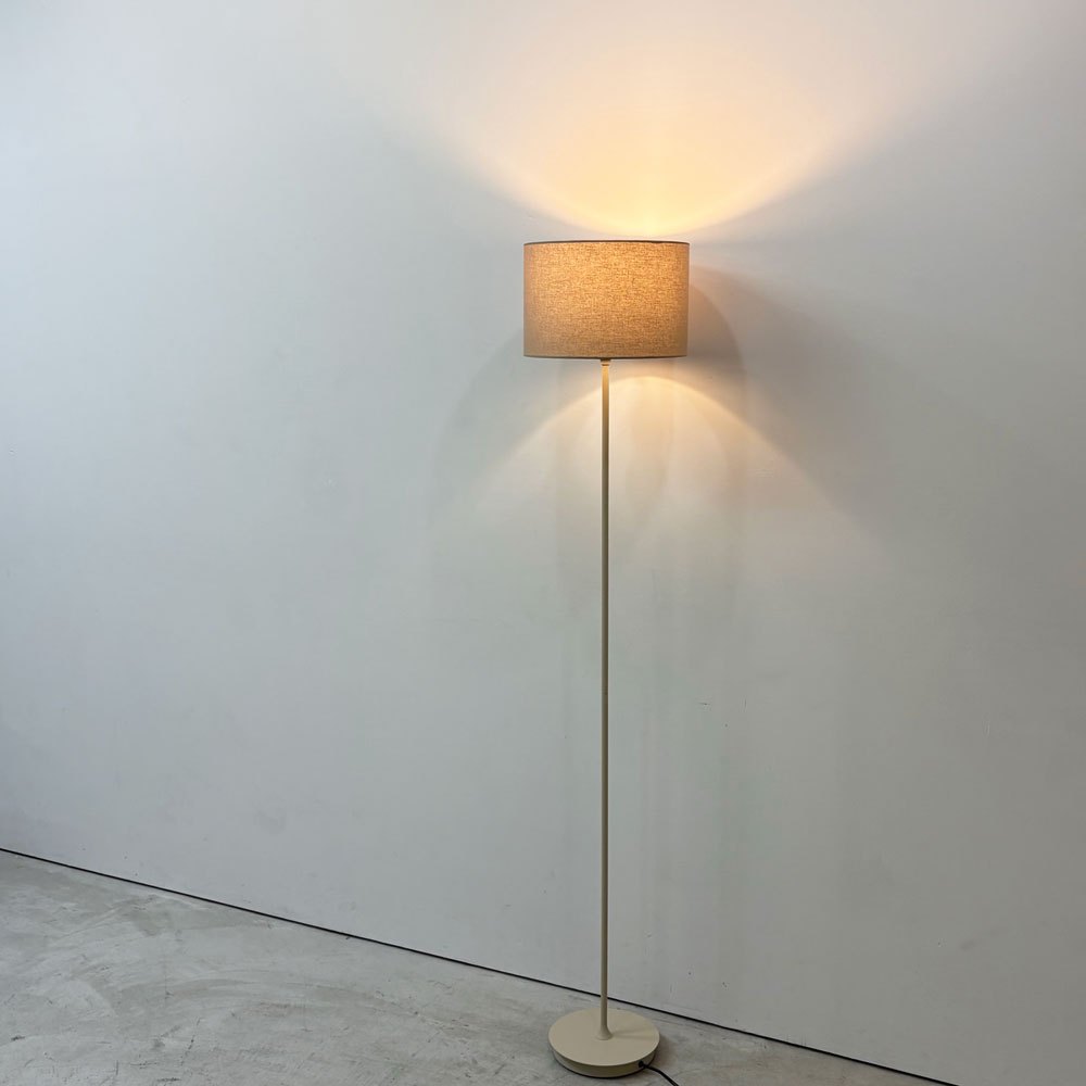 【祖師ヶ谷大蔵店】かなでもの KANADEMONO マット スタイリッシュ Matte - Stylish フロアライト FFL-K01 ベージュ ファブリックシェード×スチールベース ナチュラルモダン 買取させていただきました。