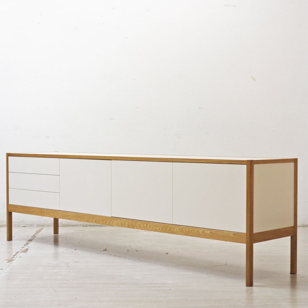 【祖師ヶ谷大蔵店】ハイク HIKE フラットキャビネット Flat Cabinet オーク材ｘメラミン サイドボード W200cm ナチュラルモダンデザイン 買取させていただきました。