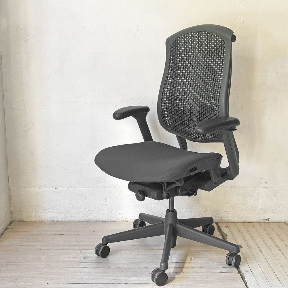 【下北沢店】ハーマンミラー Herman Miller セラチェア Celle Chair デスクチェア オフィスチェア グラファイトカラー 廃盤 買取させていただきました。