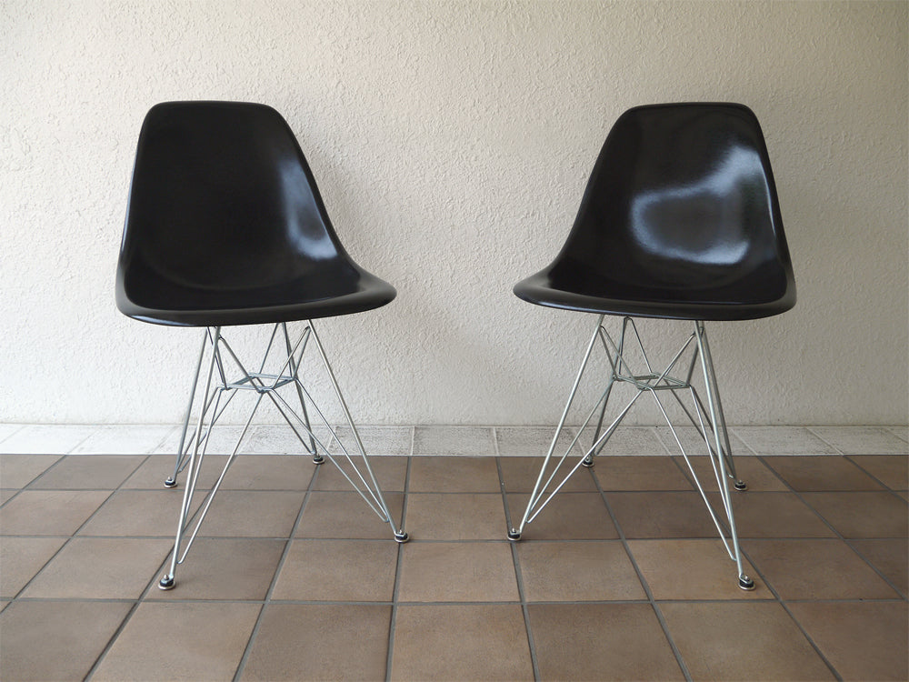 ハーマンミラー HermanMiller サイドシェルチェア ブラック 1stタイプ エッフェルベース DSR チャールズ & レイ ・ イームズ Charles & Ray Eames 2014年 再復刻 FRP製 現行モデル 美品 定価～￥71,280/1脚 MCM ミッドセンチュリー 名作チェア MoMA 中古品 買い取りしました。