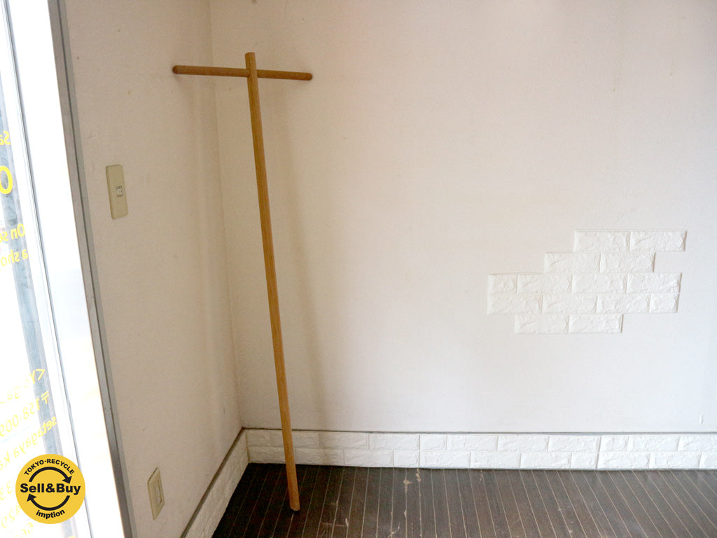 グラフ graf トロープ TROPE T-6 コートハンガー ハンガーラック 楢無垢材 オーク無垢材 現行 定価17,600円　中古品  買い取りしました。