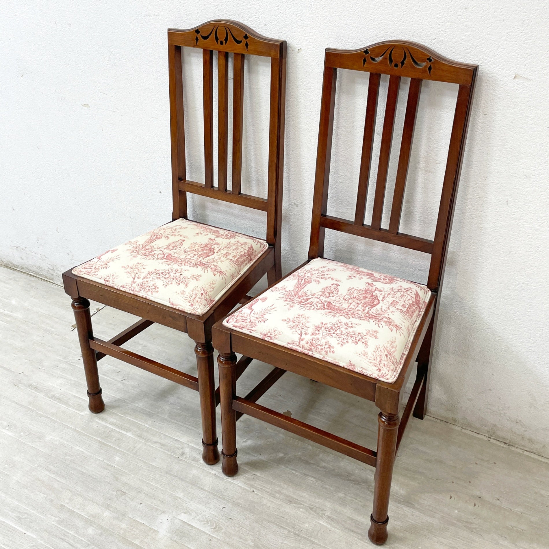 【祖師ヶ谷大蔵店】UKビンテージ UK Vintage マホガニー材 ダイニングチェア ファブリックシート クラシカル 英国家具 アンティーク ロイズアンティークス Lloyd's Antiques 購入品 買取させていただきました。
