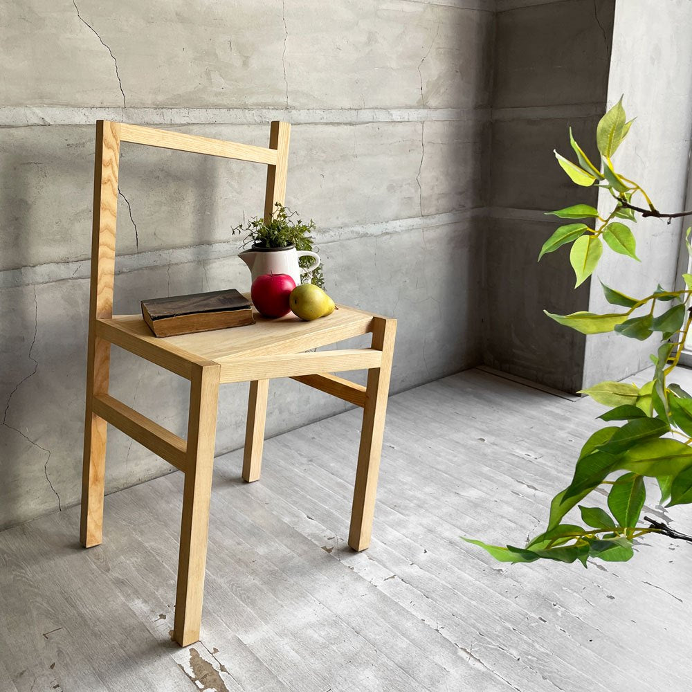 フラマ FRAMA 9.5°チェア ダイニングチェア アッシュ無垢材 ナチュラル 廃番カラー ラスムス・ベッケル・フェックス Rasmus B. Fex デンマーク 参考定価￥231,000- ～椅子という枠を越えた芸術～