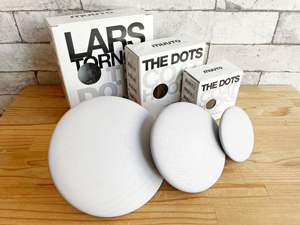 ムート MUUTO ザ・ドッツ THE DOTS コートフック S・Ｍ・Lサイズ 3点セット オーク無垢材 グレー 壁掛け ハンガー 北欧 デンマーク 箱付き 未使用品 中古品 買い取りしました。