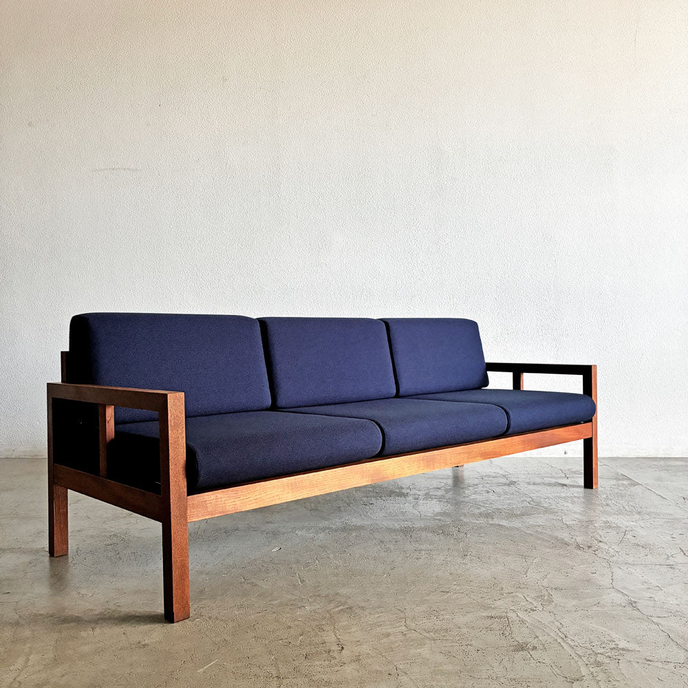 【登戸BASE店】ジャクソンファニチャー Jackson Furniture チーク材 3シーターソファ 3人掛け W207cm ファブリック ネイビー系 座面ウレタン交換＆カバー張替済 USビンテージ 買取させていただきました。