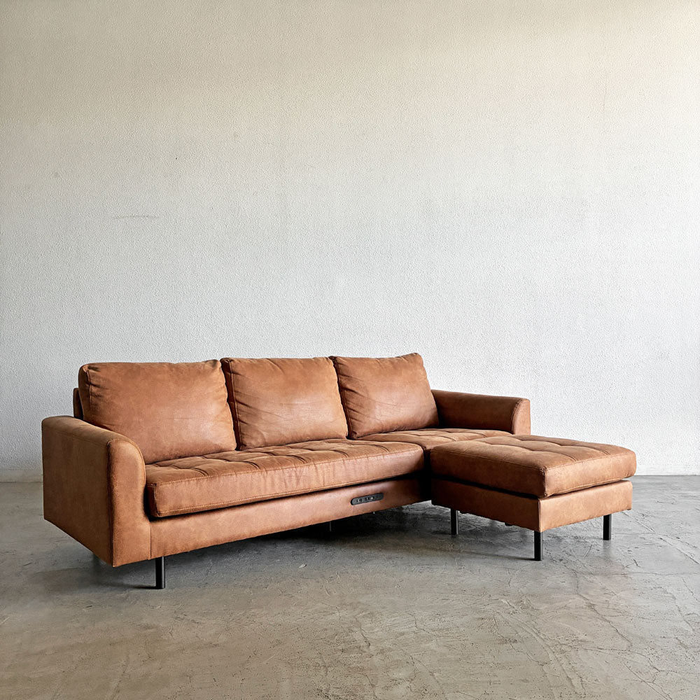 【登戸BASE店】ジャーナルスタンダードファニチャー j.s.F ピーエスエフカウチソファ PSF COUCH SOFA 3人掛けソファ＆オットマン レザー調  W210cm コンセント＆USB充電口付 定価￥165,000- 買取させていただきました。
