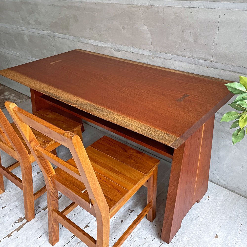 【学芸大学店】クラフトファニチャー Craft furniture ダイニングテーブル ウォールナット無垢材 耳付き 天然木 アジャスター付き 買取させていただきました。