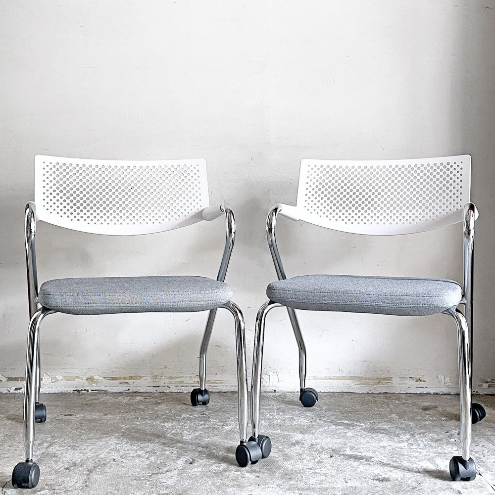 【自由が丘店】ヴィトラ vitra ビザロール Visaroll デスクチェア ミーティングチェア グレー系 ファブリック キャスターベース スタッキング アントニオ・チッテリオ 計2脚 買取させていただきました。