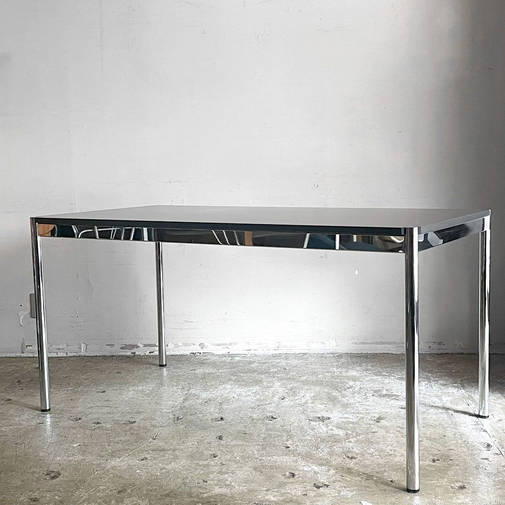 【自由が丘店】ユーエスエムハラー USM Haller モジュラーファニチャー ハラーテーブル ワーキングデスク ダイニング グレー リノリウム アジャスター 高さ調整機能付 スイス 買取させていただきました。