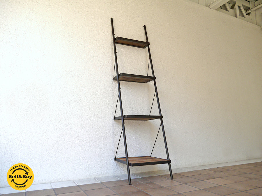 ジャーナルスタンダードファニチャー journal standard Furniture jsF シノン CHINON シリーズ ラダーシェルフ LADDER SHELF ビンテージ加工 インダストリアル オープンシェルフ ミリタリー オープンラック 飾り棚 ディスプレイラック ファクトリーテイスト 男前インテリア 参考価格：￥44,280- ～ jsFよるトレンドを押さえた無骨なアイアンと古材の収納アイテム！ ～ 【 買取と販売とレンタルのお店 】