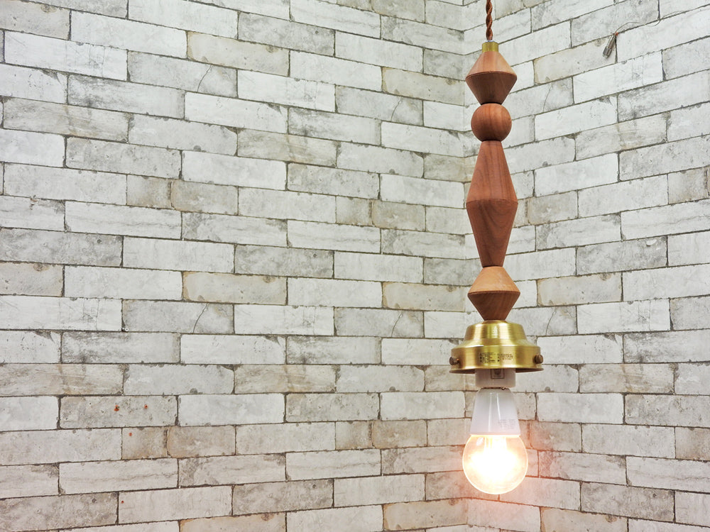 アプロス APROZ. コスタ COSTA ウッドペンダントライト Wood Pendant Light ウォールナット無垢材 2018年製 ガラスシェード欠品 定価：1.98万円  中古品 買い取りしました。