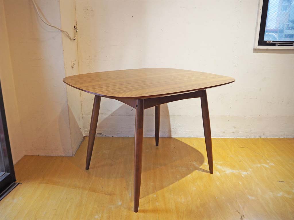 カリモク60+ karimoku Dテーブル ラバートリー ウォールナットカラー 高さ調節可 中古品 買い取りしました。