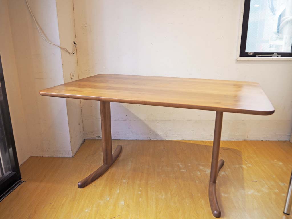 カリモク karimoku ダイニングテーブル 幅135cm チェリー材 無垢集成材 オーダー品 中古品 買い取りしました。