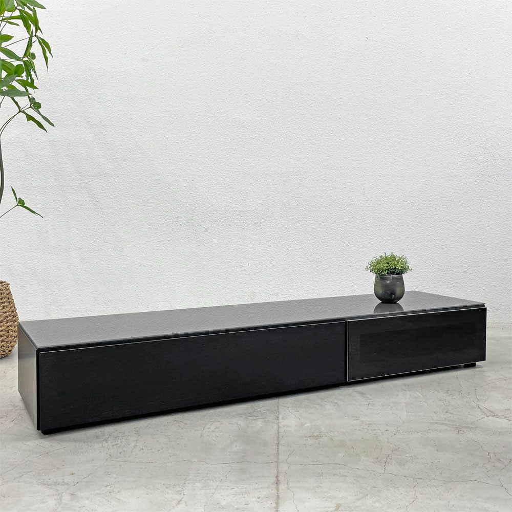 【登戸BASE EC店】ボーコンセプト Bo concept ルガーノ LUGANO テレビボード ローボード AVボード オーク材 ブラック ガラストップ 北欧 デンマーク 買取させていただきました。