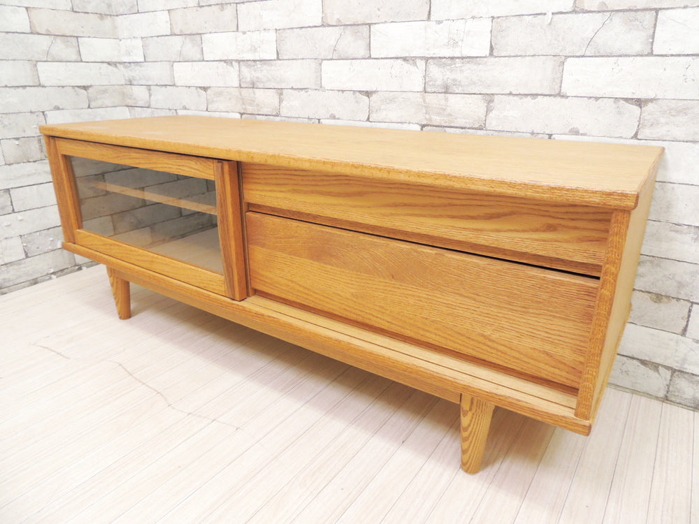 モモナチュラル MOMO natural ヴェント VENT サイドボード SIDEBOARD 120 AVボード ローボード オーク材 ラウンドレッグ ガラス引戸 抽斗2杯 W120cm  中古品 買い取りしました。