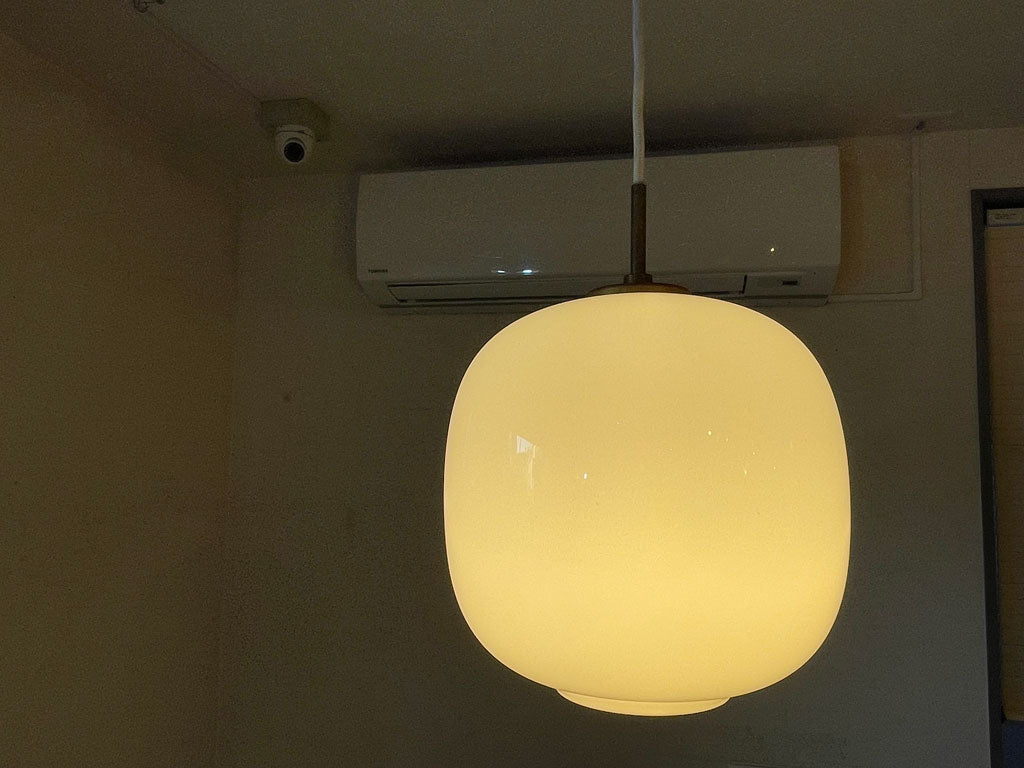 ルイスポールセン Louis Poulsen VL45 ラジオハウス 250 RADIOHUS ペンダントライト 乳白ガラス 真鍮 ヴィルヘルム・ラウリッツェン 定価￥77,000-  中古品  買い取りしました。