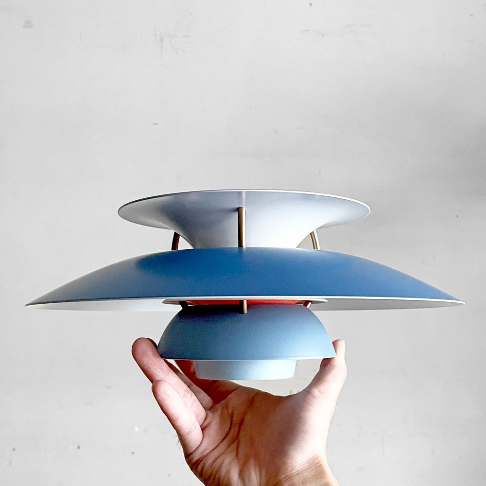 【自由が丘店】ルイスポールセン Louis Poulsen PH5 ミニ mini ブルー・グラデーション ペンダントライト ポール・ヘニングセン デンマーク 北欧照明 箱付き 新品未使用 買取させていただきました。