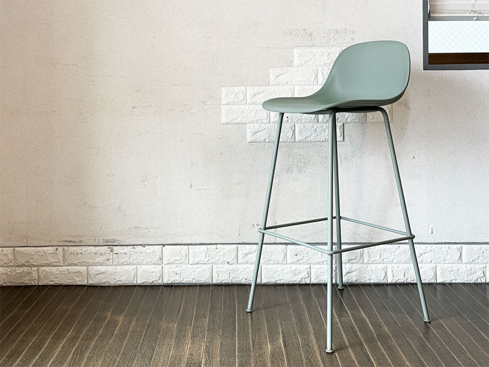 ムート Muuto ファイバー FIBER BAR STOOL バースツール カウンターチェア ダスティグリーン チューブベース イスコス・ベルリン デンマーク 北欧家具 定価￥57,200-  中古品  買い取りしました。