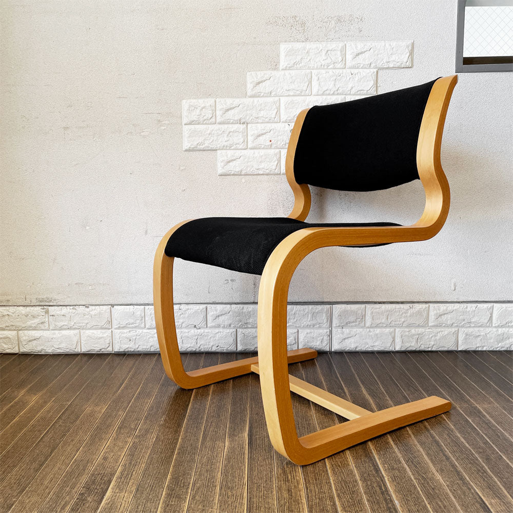 【経堂店】マグナスオルセン Magnus Olesen プライウッド カンティレバーチェア ダイニングチェア ビーチ材 ファブリックシート ブラック R・ティエセン＆J・ソーレンセン デンマーク 北欧家具 買取させていただきました。