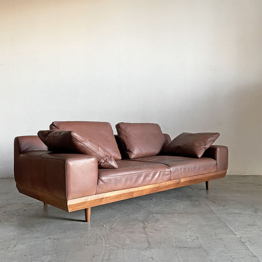 【登戸BASE店】マルイチセーリング MARUICHI SELLING アルバ ALBA 2.5人掛けソファ W194cm ウォールナット材 本革 ブラウンレザー 脚付 定価￥765,600-以上 買取させていただきました。
