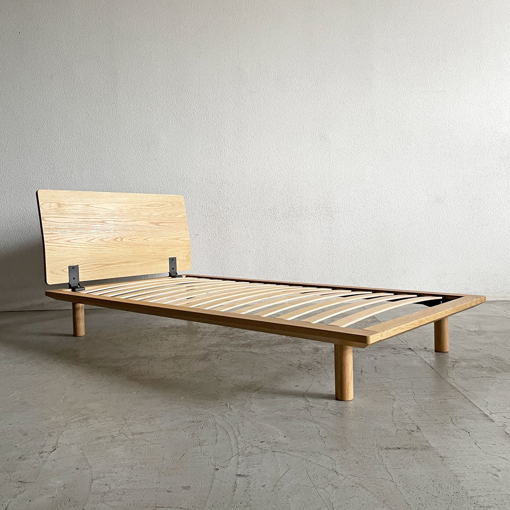【登戸BASE店】無印良品 MUJI 木製ベッドフレーム シングルサイズ オーク材突板 ヘッドボード＆木製脚付 シンプルデザイン 合計定価￥52,900- 買取させていただきました。