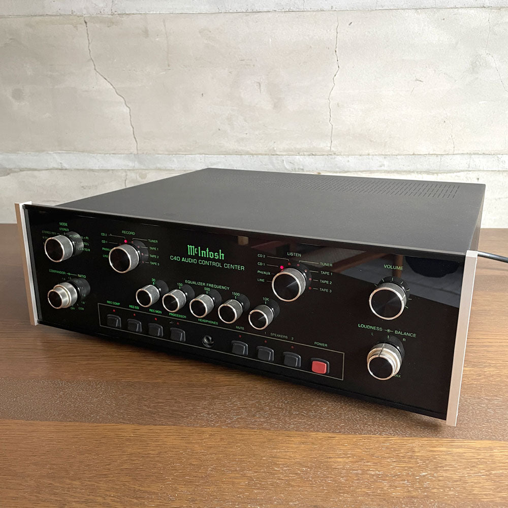 【学芸大学店】マッキントッシュ McIntosh C40 プリアンプ コントロールアンプ コントロールセンター オーディオ 名機 正規輸入品 買取させていただきました。