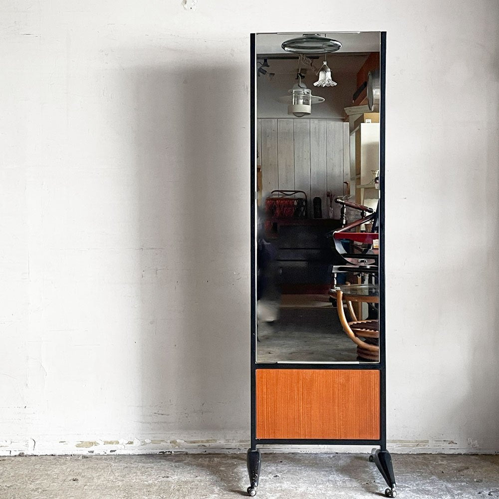 【自由が丘店】ジャパンビンテージ Japan Vintage スタンドミラー 姿見 アイアンフレーム チーク材 キャスター ミッドセンチュリーデザイン 買取させていただきました。