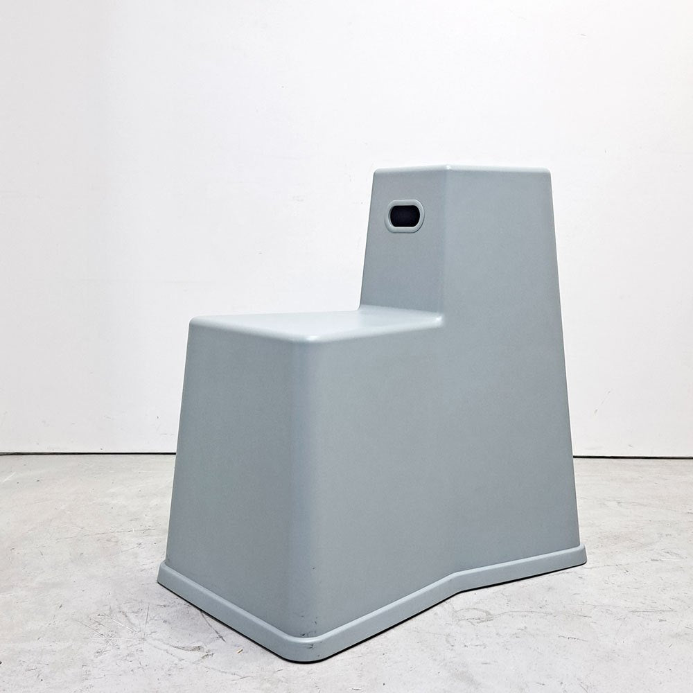 【祖師ヶ谷大蔵店】ヴィトラ vitra スツール ツール STOOL TOOL コンスタンチン・グルチッチ スタッキング ライトグレー スイス 定価48,400円 買取させていただきました。