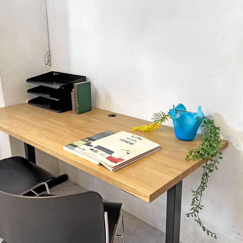 【下北沢店】かなでもの KANADEMONO ザ・テーブル THE TABLE デスク ダイニングテーブル ラバーウッドA Iライン脚 モダン 美品 買取させていただきました。