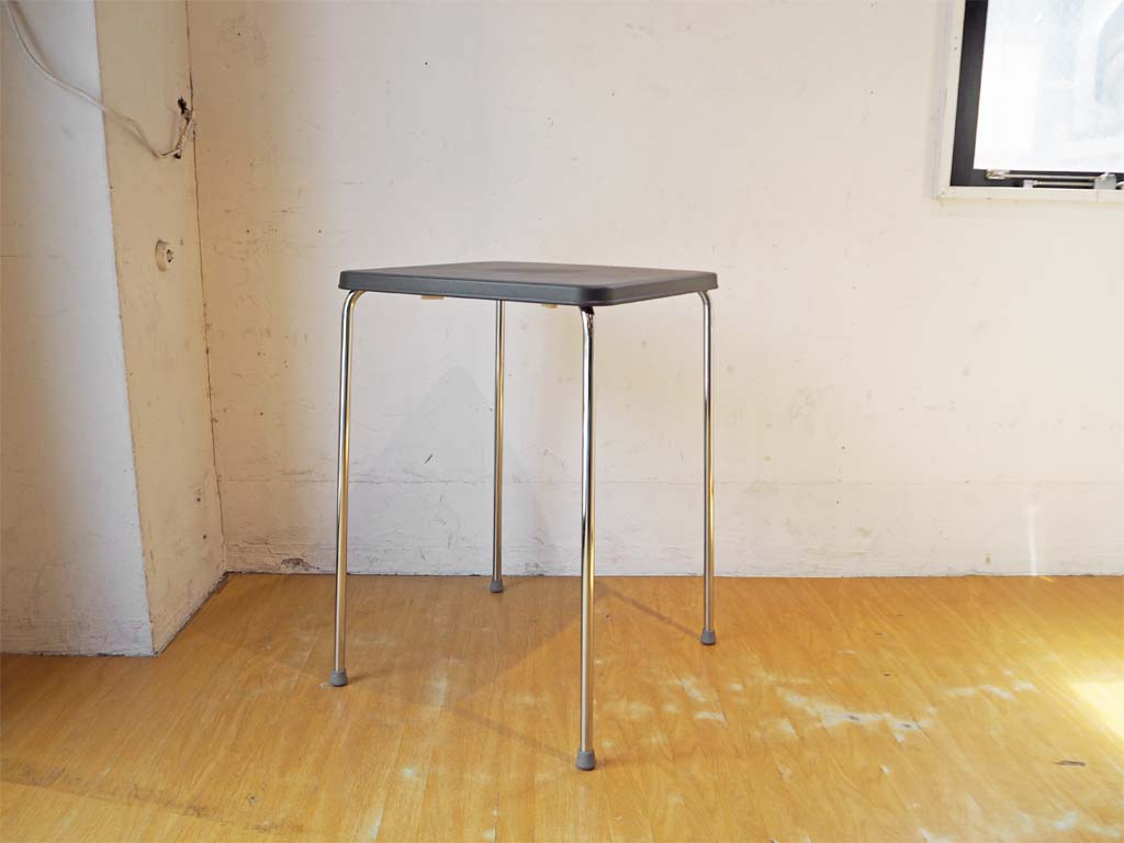 マジス MAGIS エンツォ・マーリ Enzo Mari マリオリナ mariolina テーブル イタリアンモダンデザイン 中古品 買い取りしました。