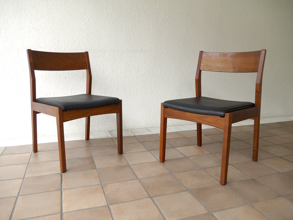 マスターウォール Master Wal ラテ ローチェア LATTE LOW CHAIR × 2脚セット 無垢ウォールナットフレーム × PVCレザー ブラック 状態良好 参考価格￥92,400- ダイニングチェア サイドチェア ～ 眉目好く温かみのあるロースタイルチェア！ ～