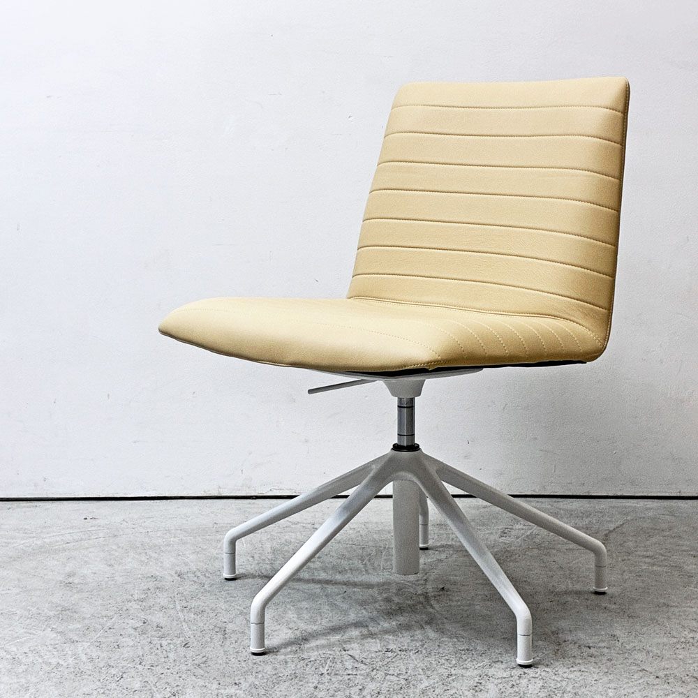 【祖師ヶ谷大蔵店】アンドリューワールド Andreu World フレックス エグゼクティブ Flex Executive ローバックチェア 回転式スターベース 本革 買取させていただきました。