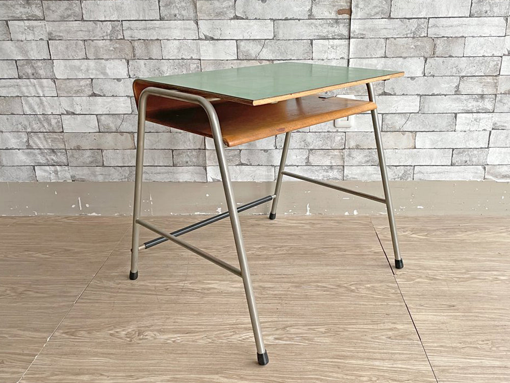 アルネ・ヤコブセン Arne Jacobsen ビンテージ ムンケゴー小学校 Munkegarde school スクールデスク デンマーク 希少 中古品  買い取りしました。