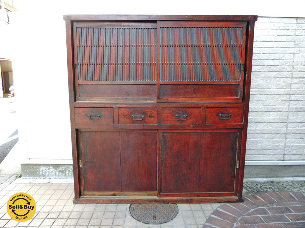 古い 漆塗りの水屋箪笥 特大 時代箪笥 食器棚 アンティーク 中古品 買い取りしました。祖師ヶ谷大蔵店 出張買取もお任せ下さい。