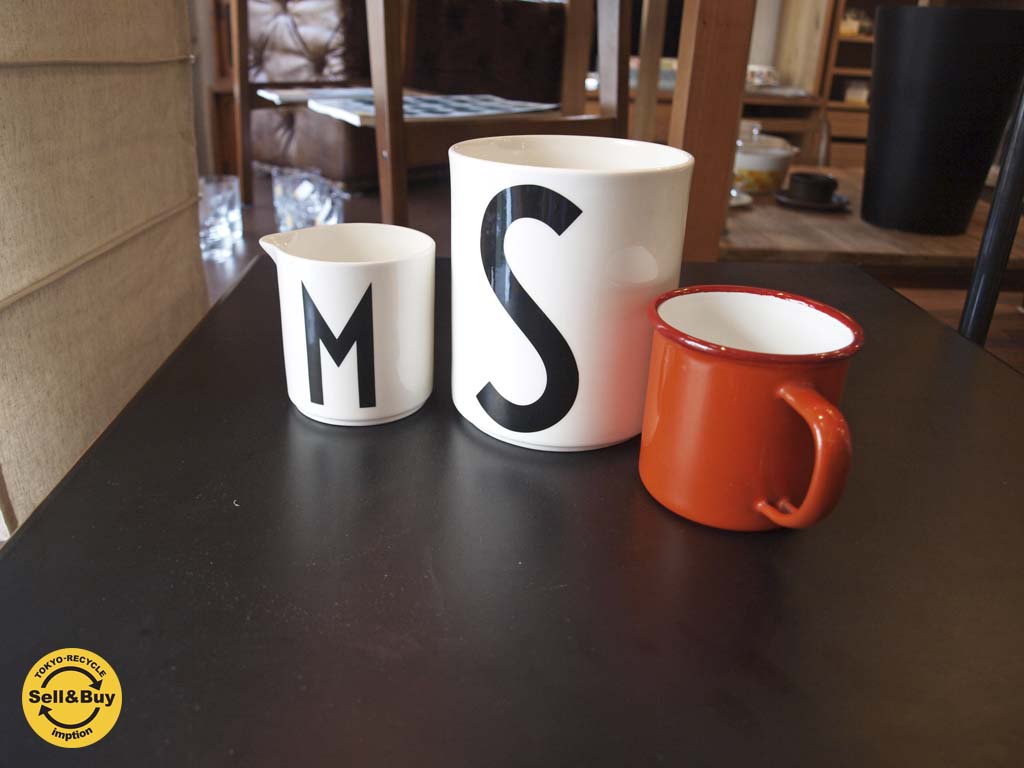 デザインレターズ DESIGN LETTERS アルネ・ヤコブセン Arne Jacobsen ミルクジャグ ベース ホワイト ファルコンエナメルウェア FALCON Enamelware マグカップ レッド 中古品 買い取りしました。下北沢店 出張買取もお任せ下さい。