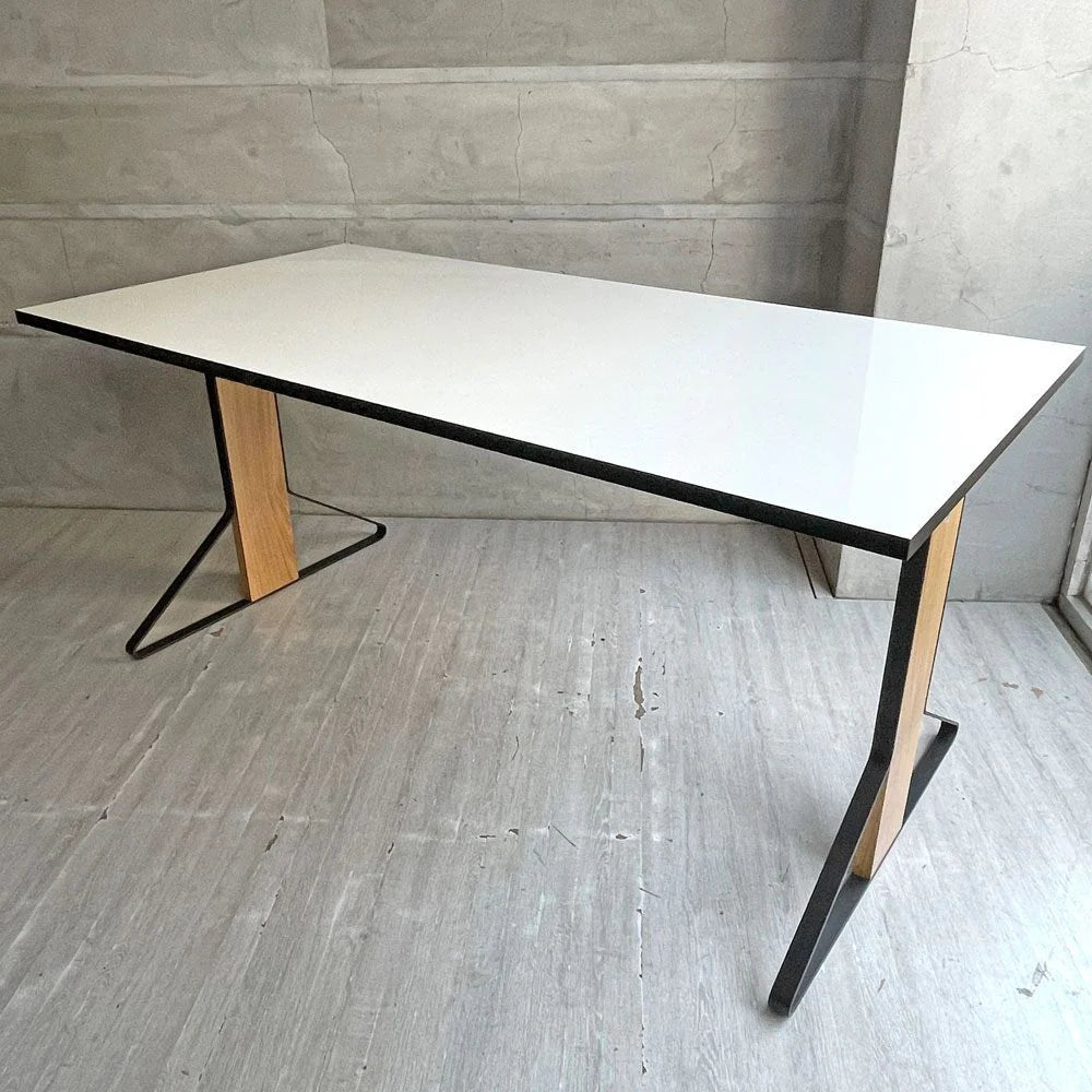 【学芸大学店】アルテック Artek カアリテーブル KAARI TABLE REB001 ホワイトグロッシーラミネート天板 ナチュラルオーク ダイニングテーブル オフィステーブル W160 定価 ￥286,000- 買取させていただきました。