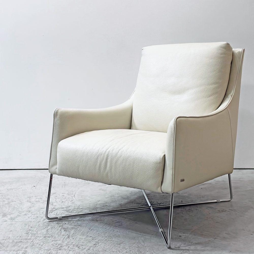【祖師ヶ谷大蔵店】ナツッジ・エディションズ NATUZZI EDITIONS B903 レジーナ Regina アームチェア ラウンジチェア レザー 本革 ホワイト イタリアンモダン 買取させていただきました。