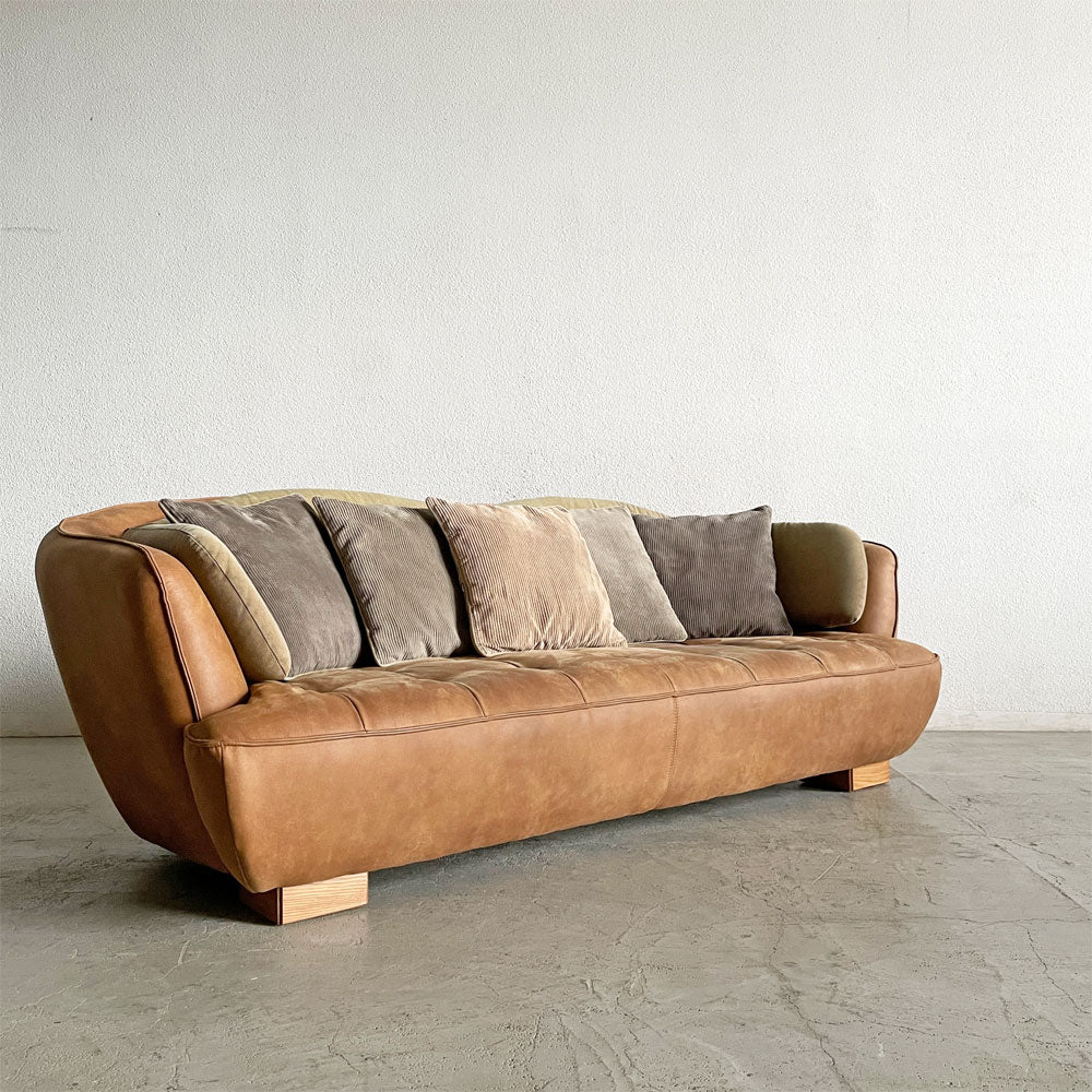 【登戸BASE店】クラッシュゲート CRASH GATE コンフォーム COMFORM オピアム OPIUM 3人掛けソファ W201cm レザーテックス クッション付 定価￥187,000- 買取させていただきました。