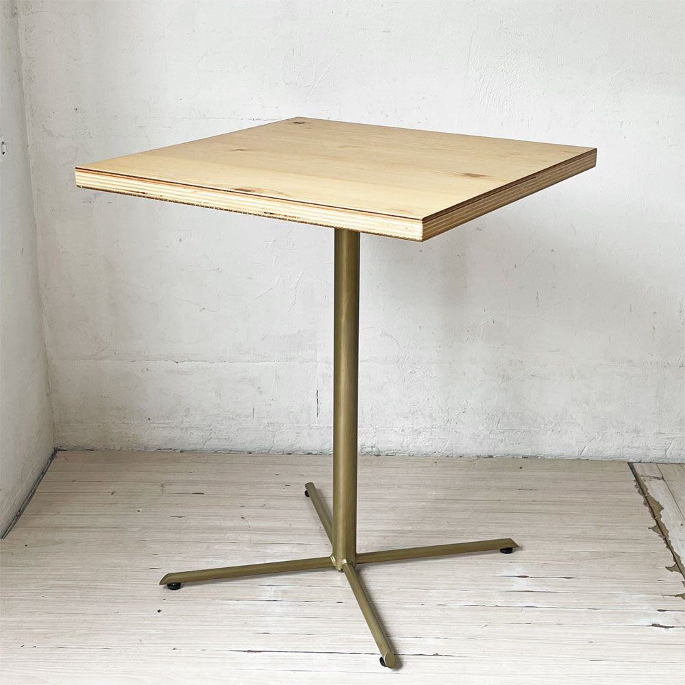 【下北沢店】カフェテーブル スクエア サイドテーブル 節入り杉天板 ゴールド脚 カフェスタイル 店舗什器 買取させていただきました。