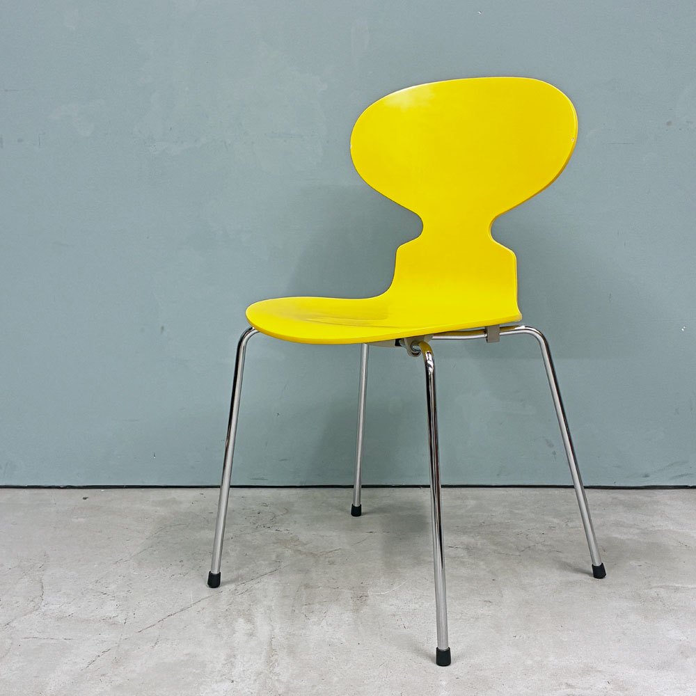【経堂店】フリッツハンセン Fritz Hansen アントチェア ANT CHAIR 4本脚 イエロー ラッカー仕上げ 2000年製 アルネ・ヤコブセン デンマーク 北欧家具 買取させていただきました。