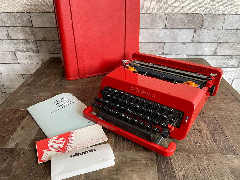 オリベッティ olivetti タイプライター バレンタイン エス Valentine S 赤いバケツ エットーレ・ソットサス Ettore Sottsass MoMA レトロ 復刻版 イタリアデザイン スペースエイジ 中古品 買い取りしました。
