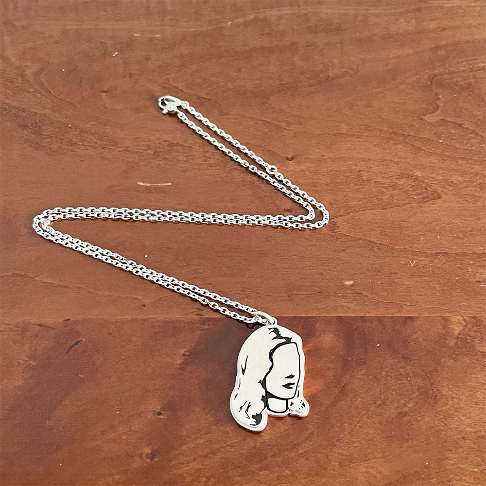 【登戸BASE店】アドリアナ・オリバー Adriana Oliver × IVXLCDM × FLEXX LEX ポートレイト Portrait ウーマン Woman ペンダントネックレス 48×62cm カード＆箱付 50個限定 買取させていただきました。