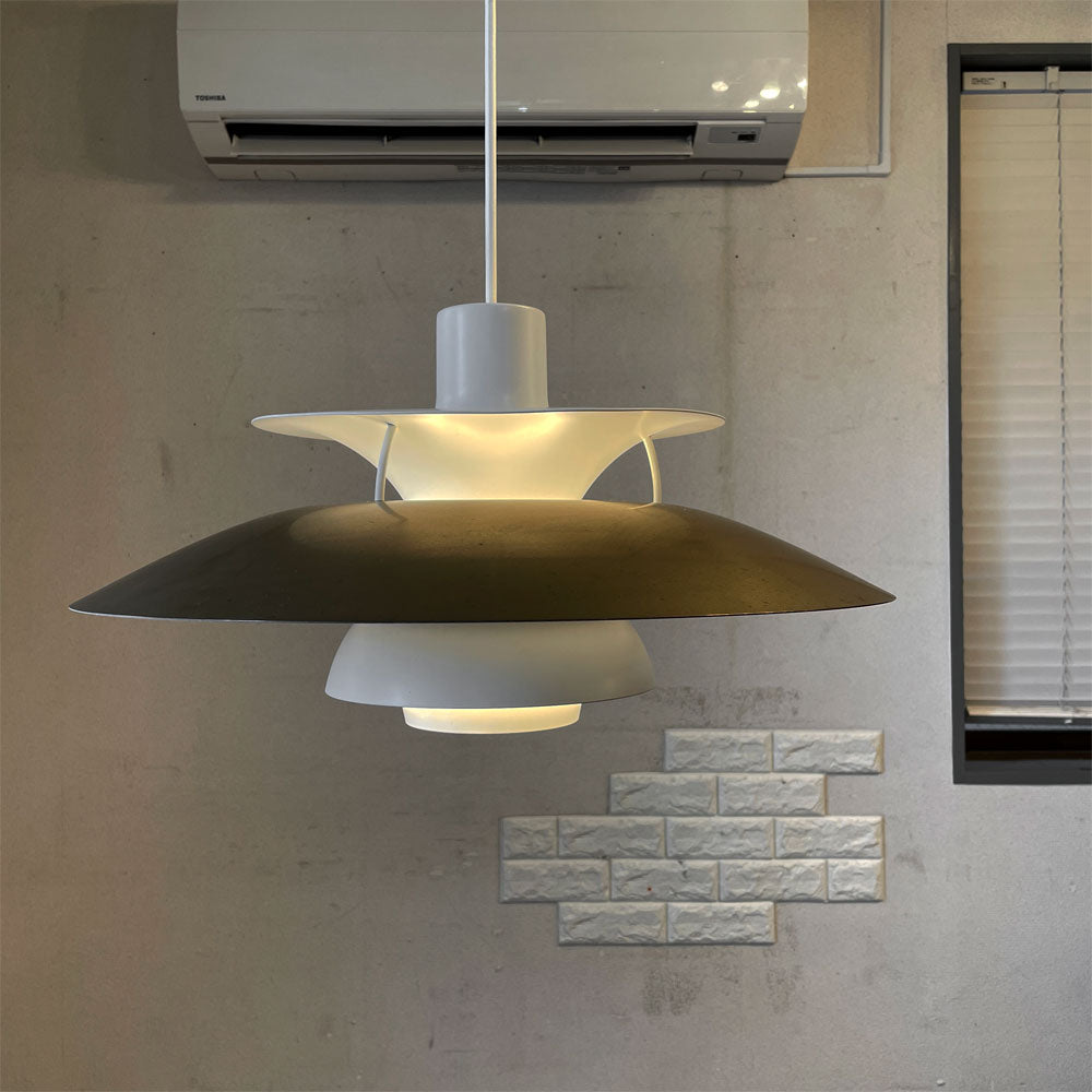 【経堂店】ルイスポールセン Louis Poulsen PH5 ペンダントライト ブラス BRASS 真鍮 2022年製 ポール・ヘニングセン デンマーク 北欧照明 定価￥198,000- 買取させていただきました。