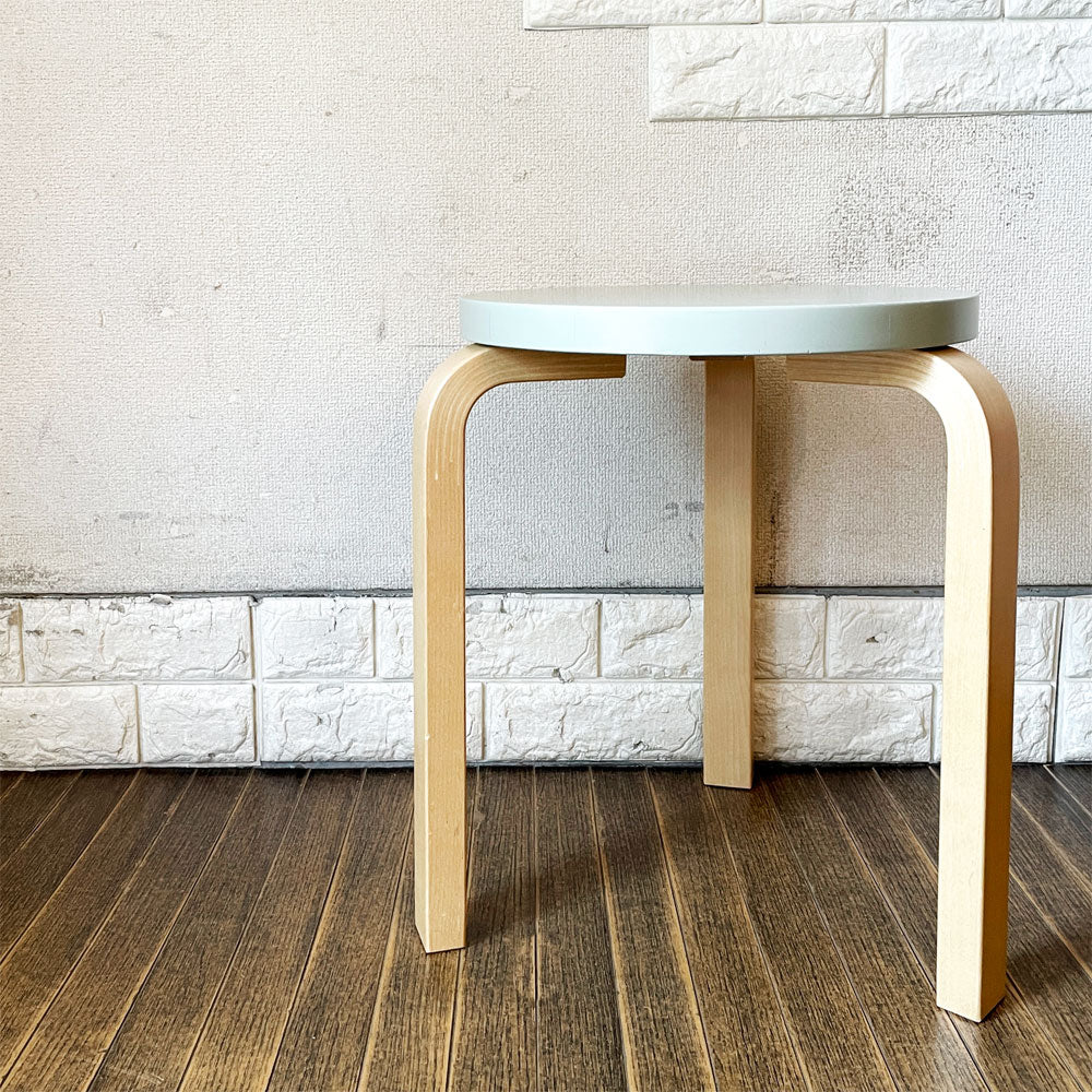 【経堂店】アルテック artek スツール60 Stool60 3本脚 バーチ材 パイミオ グリーンラッカー アルヴァ・アアルト フィンランド 北欧家具 定価￥46,200- 買取させていただきました。