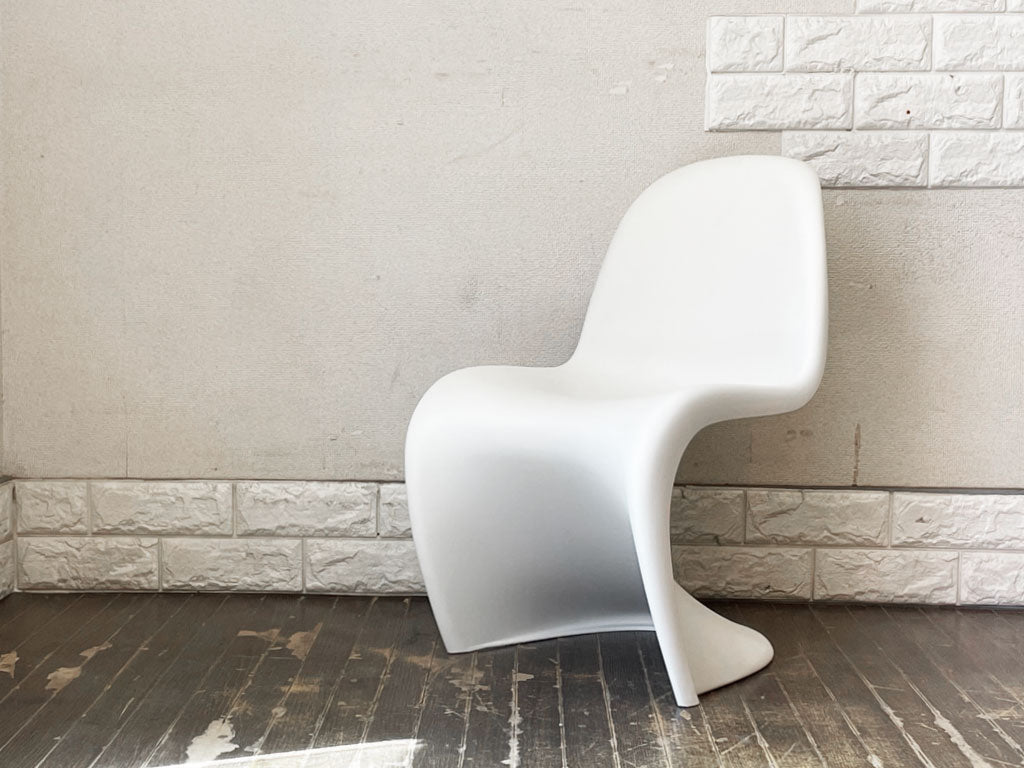 ヴィトラ vitra. パントンチェア Panton Chair ジュニア キッズチェア ホワイト ヴェルナー・パントン Verner Panton スタッキングチェア ミッドセンチュリー   　中古品  買い取りしました。