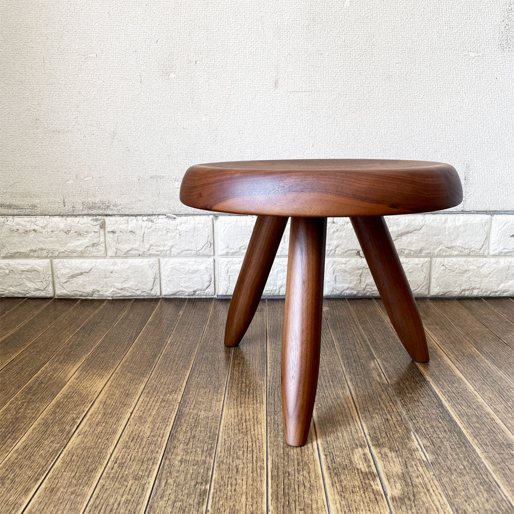 【経堂店】カッシーナ Cassina ベルジェスツール 524 TABOURET BERGER アメリカンウォールナット材 H27cm シャルロット・ペリアン 定価￥178,200- 買取させていただきました。