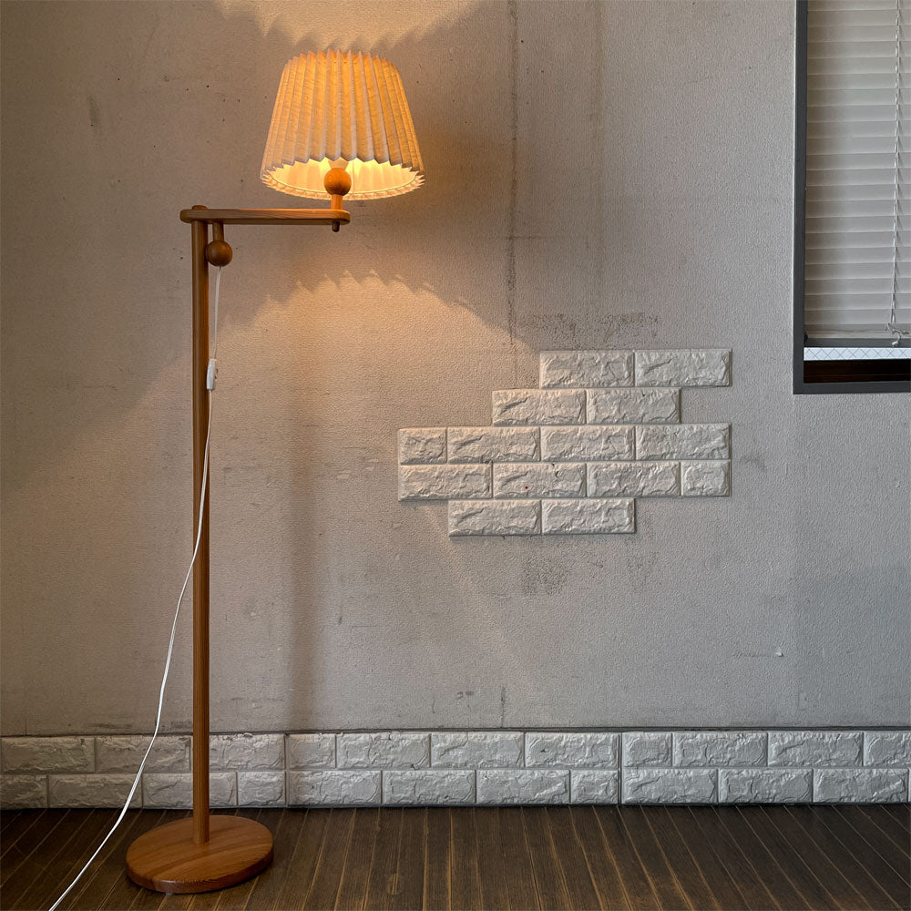 【経堂店】Lystella パイン材 フロアライト ファブリックシェード H147cm 高さ調整可 ユング・エクストローム Yngve Ekstrom スウェーデンビンテージ 買取させていただきました。