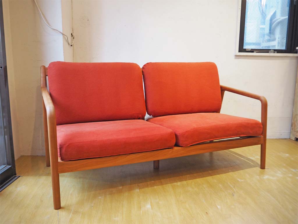 宮崎椅子製作所 PePe sofa ペペソファ 2シーター ファブリック ブラックチェリー材 中古品 買い取りしました。