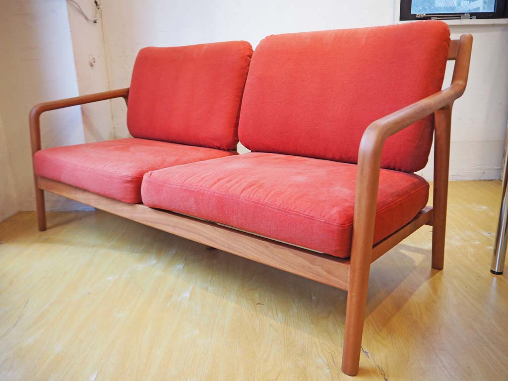 宮崎椅子製作所 Miyazaki Chair Factory ペペ 2シーター ソファ PePe Sofa ブラックチェリー 村澤 一晃 ～ オートクチュールのようなソファデザイン